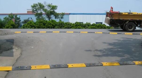 蘇州道路劃線單位分析，蘇州公路減速帶有哪幾種類型